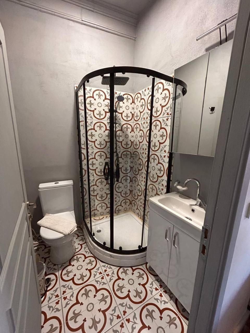 Gen Plus Istanbul Exteriör bild