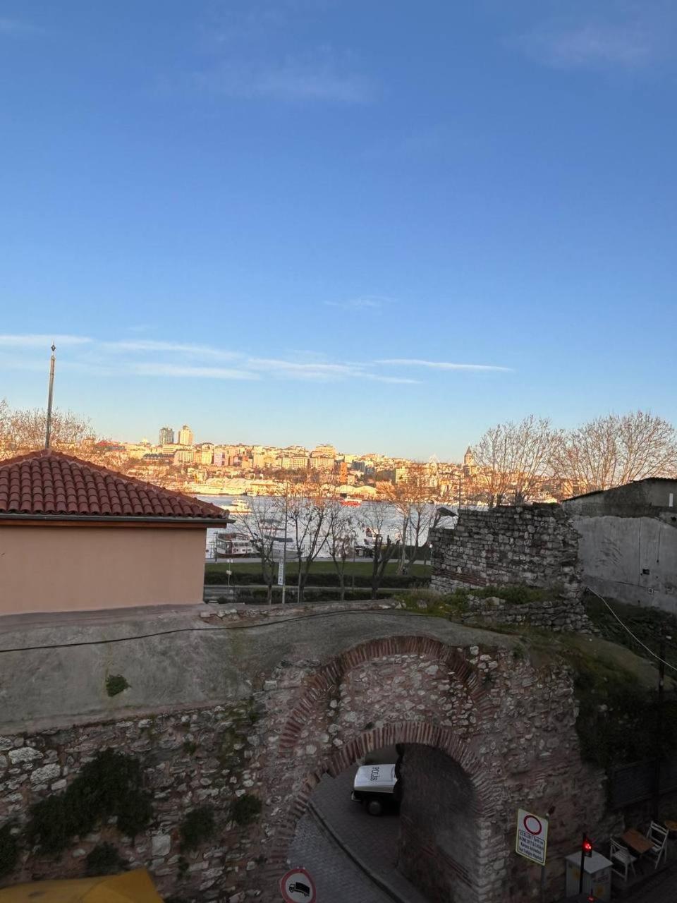 Gen Plus Istanbul Exteriör bild