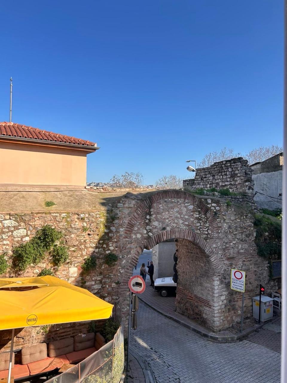 Gen Plus Istanbul Exteriör bild