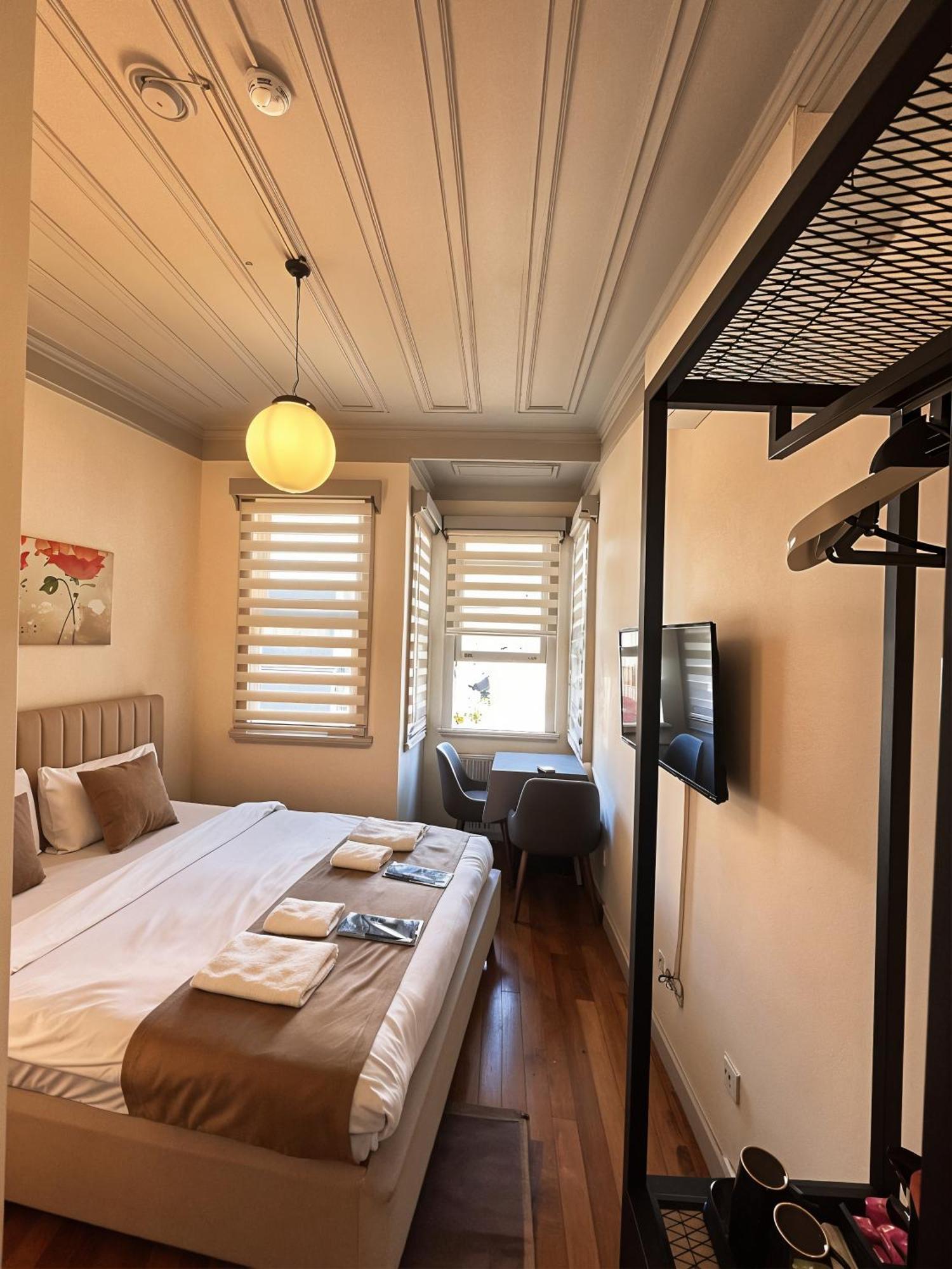 Gen Plus Istanbul Exteriör bild